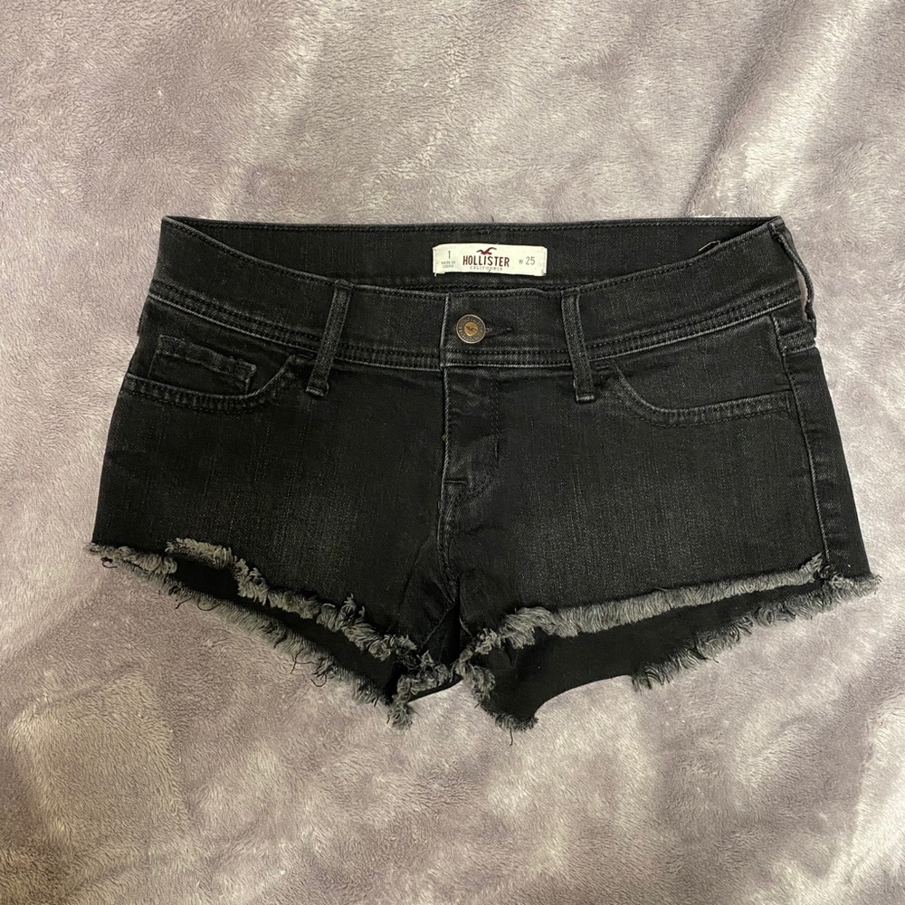 Hollister jean shorts, size 25